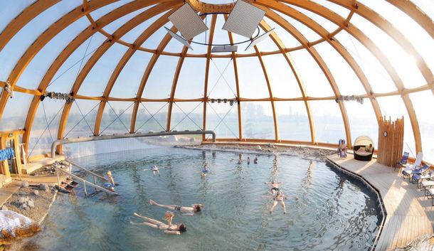 Franken-Therme: Floaten & Relaxen in Bad Windsheim